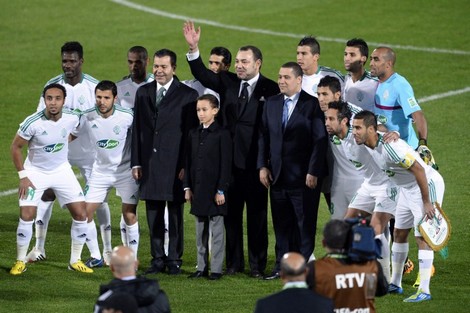 الملك محمد السادس يكرم فريق الرجاء البيضاوي
