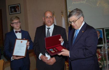 أكادير: توشيح القنصل الشرفي لروسيا بوسام الصداقة.