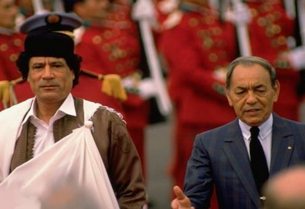 الحسن الثاني يزأر أمام طائرة العقيد أمعمر القذافي”عد من حيث أتيت”