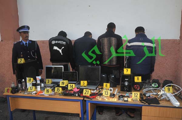 الشرطة القضائية بالحي الحسني تلقي القبض على عصابة مختصة بالسرقات الموصوفة