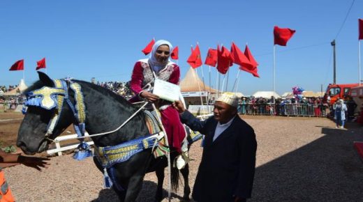 تألق الفارسة “العلّامة”الزاهية ابو الليت في فعاليات التبويدة بسيدي بنور