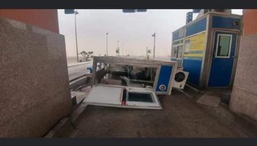 مقصورات تتساقط تباعا بقوة الرياح بمراكش والمستخدمين يحدرون من غياب شروط السلامة بالعمل