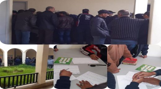 احتجاج سائقي سيارات الأجرة داخل باشوية ازمور
