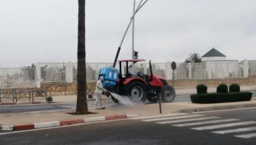 عامل إقليم سيدي بنور حسن بوكوثة يعطي انطلاقة تعقيم إقليم سيدي بنور