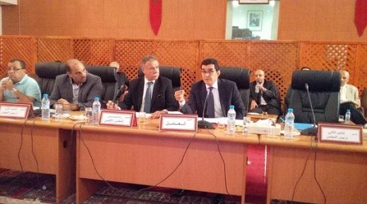 عامل الإقلیم محمد الكروج یحدث لجنة للحوار الاجتماعي للحفاظ على مناصب الشغل في القطاع الخاص