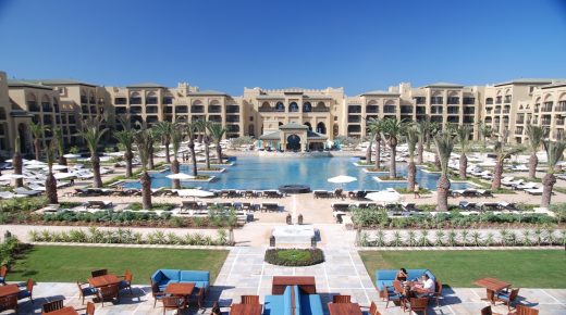 منتجع “مازغان” السياحي ينفي الأنباء والشائعات التي تم تداولها بشأن إغلاق أبواب، نتيجة للظروف التي يعيشها القطاع السياحي وطنيا ودوليا بسبب جائحة كورونا.