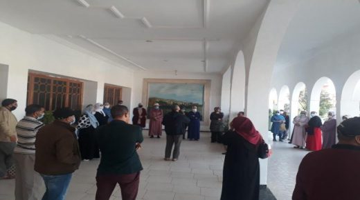 ببلدية. ازمور :وقفة احتجاجية للتنديد و الاعتراض على سياسة المجلس الجماعي