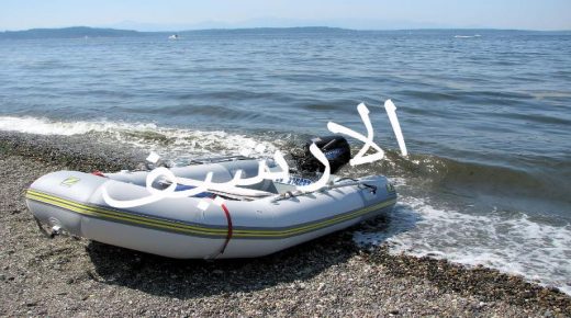 إيقاف 3 أشخاص على متن قارب زودياك بشاطىء الجديدة