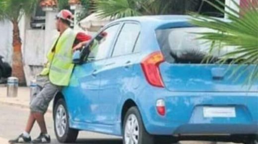 حد السوالم :الساكنة مستاءة من انتشار حراس السيارات.