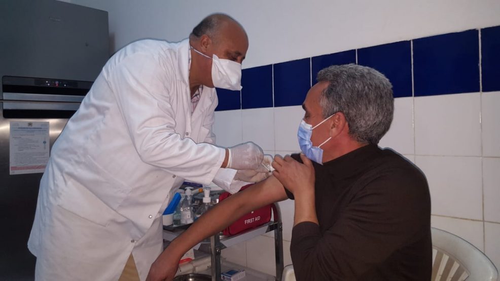 سيدي بنور – انطلاق عملية التلقيح ضد فيروس كورونا