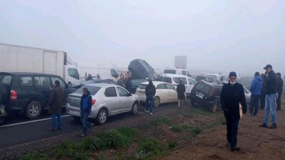 وفاة شخص وإصابة 35 آخرين في حادث اصطدام بين حافلة لنقل المسافرين وشاحنة بالطريق السيار مراكش-الدار البيضاء