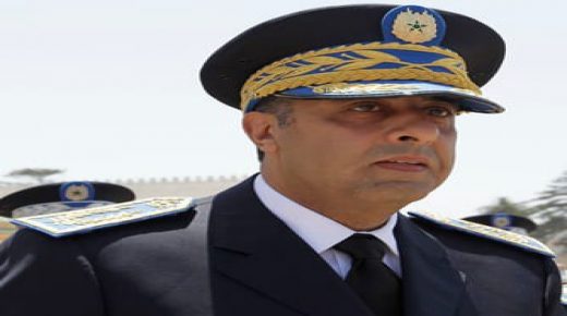 عاجل.. المدير العام للأمن الوطني يصدر عقوبة التوقيف المؤقت عن العمل في حق مسؤول أمني برتبة قائد أمن، بعد استفادته من التلقيح الخاص بكورونا رغم عدم استيفائه لشرط السن