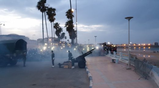 اولى طلقات المدفعية للإعلان عن حلول شهر رمضان المبارك لسنة 1442 ه. بالجديدة.