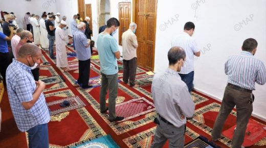 جلالة الملك محمد السادس يعطي توجيهاته السامية ببدء إعادة فتح المساجد المغلقة تدريجيا وبتنسيق مع السلطات الصحية والإدارية