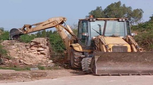 جماعة الحوزية تبدأ في عملية واسعة لردم جميع الآبار و الثقوب المائية العشوائية .