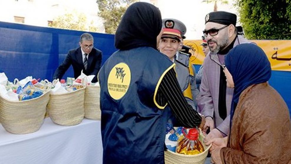 الملك محمد السادس يعطي انطلاقة توزيع المساعدات الغذائية برمضان