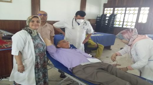 ازمور..موظفو الجماعة و السلطة المحلية يتبرعون بالدم