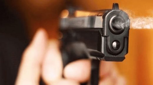 أمن الجديدة:ايقاف اربعيني عرض أمن المواطنين وسلامة عناصر الشرطة لاعتداء جدي باستعمال السلاح الأبيض وتحريض كلب من فصيلة خطيرة.