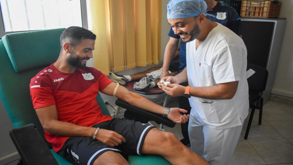 فريق الدفاع الحسني الجديدي ينخرط في حملة التبرع بالدم لشهداء الزلزال 🇲🇦🩸
