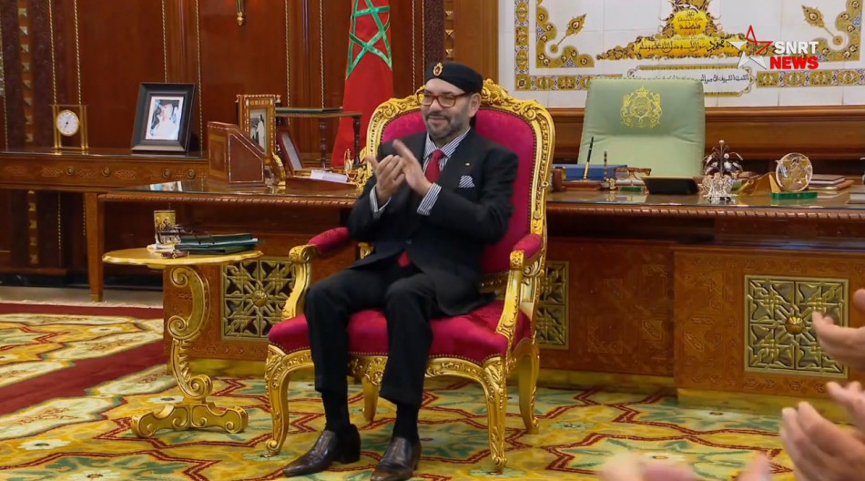 جلالة الملك يهنئ أعضاء المنتخب الوطني لكرة القدم داخل القاعة للسیدات بمناسبة فوزه بكأس إفریقیا للأمم 2025