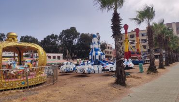 “هل هذا ما تستحقه أزمور؟ سيرك في قلب المدينة بدل مهرجان يليق بتاريخها!”