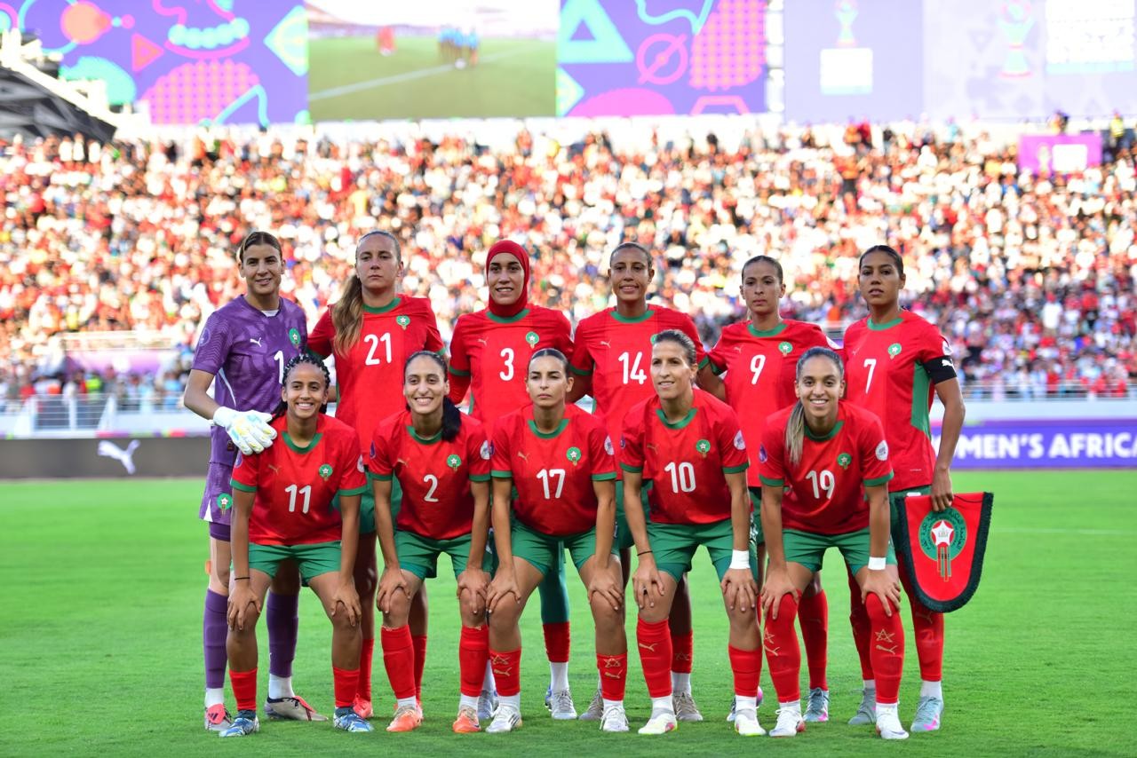 المنتخب الوطني النسوي يتصدر المجموعة الأولى ويتأهل إلى ربع نهائي كأس إفريقيا للأمم