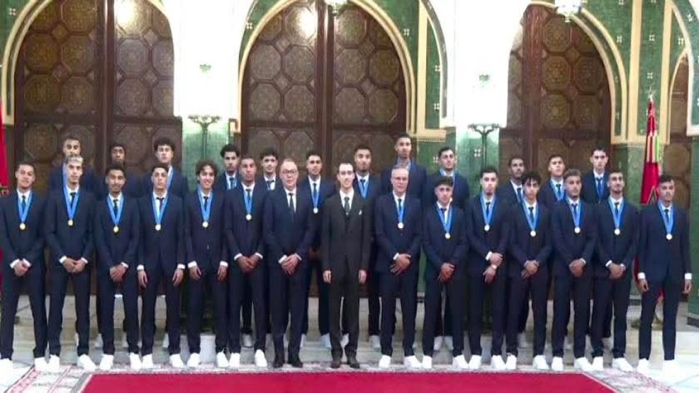 بتعليمات سامية من جلالة الملك، صاحب السمو الملكي ولي العهد الأمير مولاي الحسن يترأس حفلا أقامه جلالته على شرف أعضاء المنتخب الوطني لكرة القدم لأقل من 20 سنة، بطل العالم