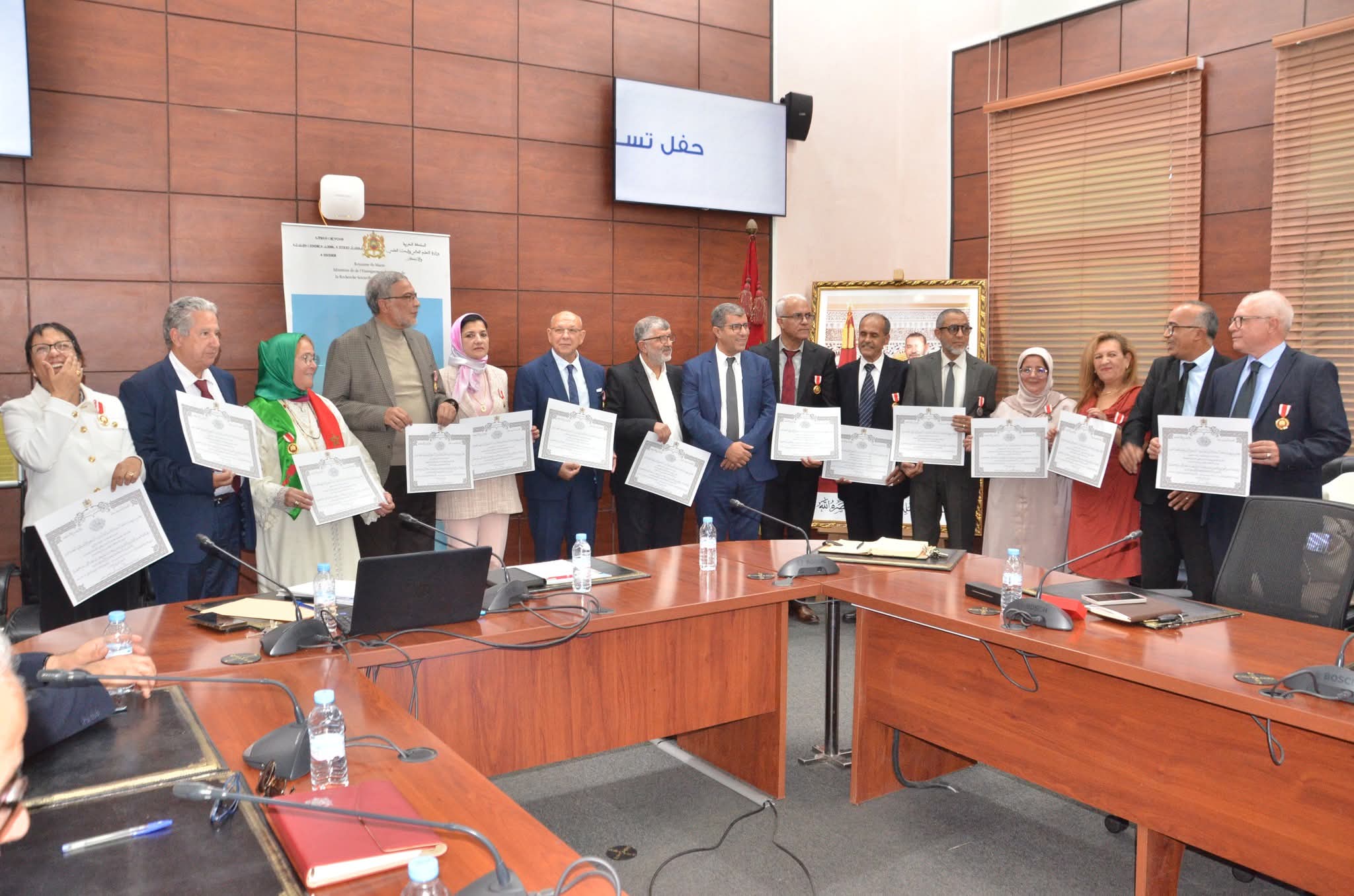 حفل التتويج بالأوسمة الملكية بجامعة شعيب الدكالي احتفاءً بالتميز الأكاديمي والإداري