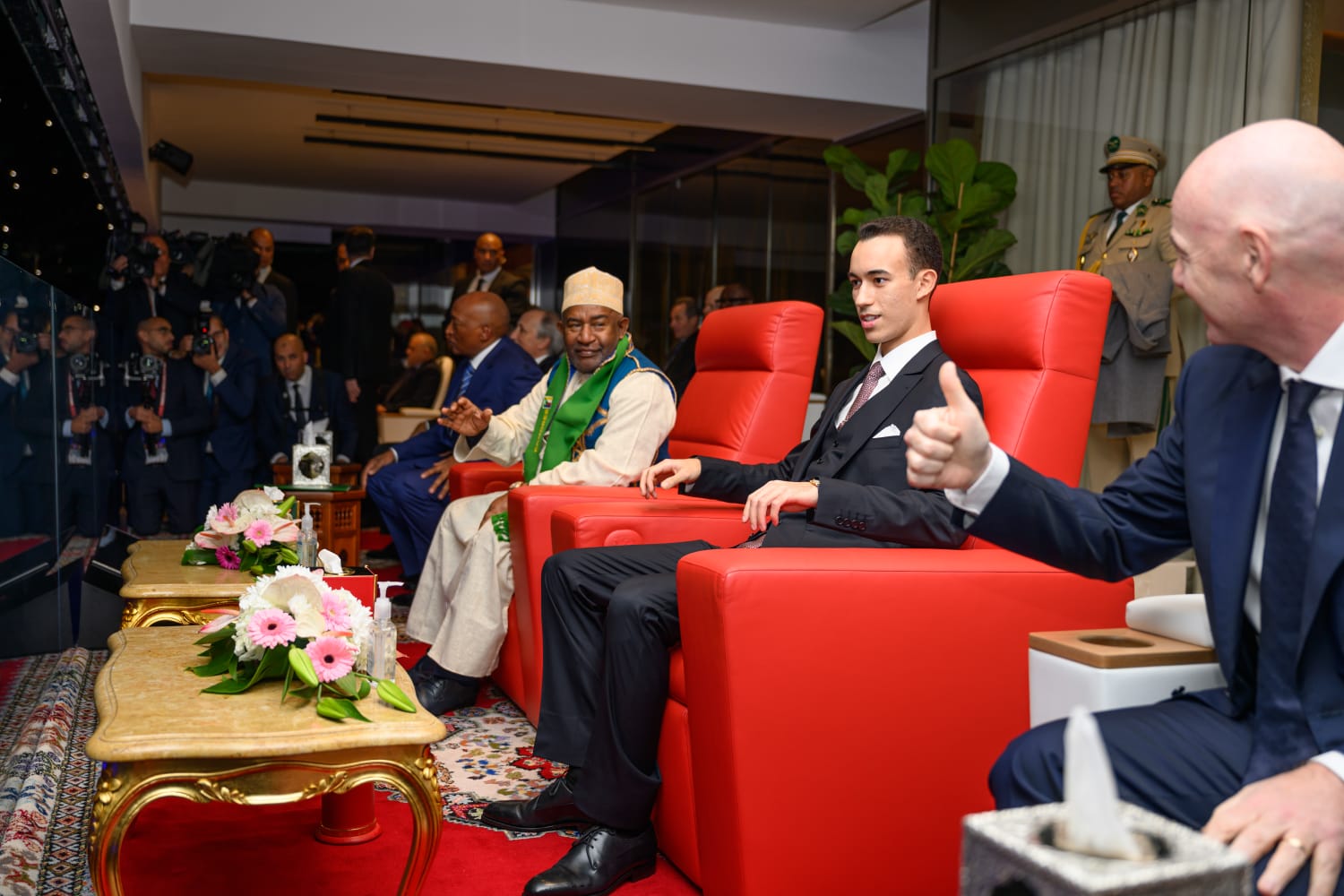 صاحب السمو الملكي الأمير مولاي الحسن يترأس مباراة المنتخب الوطني امام جزر القمر