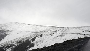 تساقطات ثلجية وهبات رياح قوية بعد غد الأربعاء بعدد من مناطق المملكة (نشرة إنذارية)