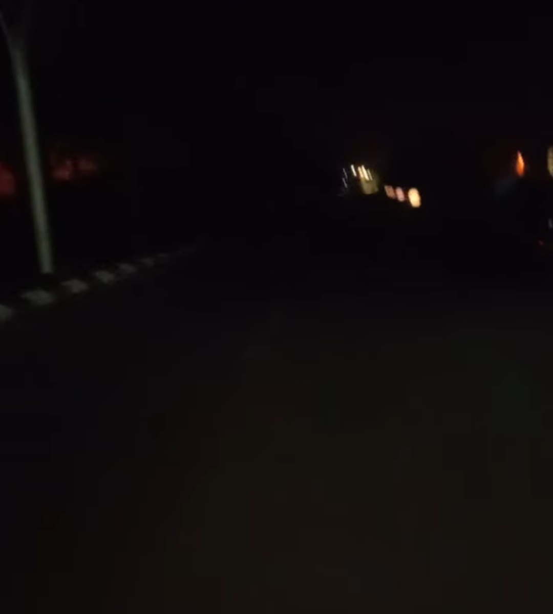 ظلام دامس يستقبل زوار أزمور… ومدخل شارع محمد الخامس خارج دائرة الصيانة